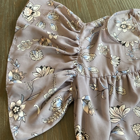 Jules & Leopold ladies blouse in size small. Mauve colour with floral pattern - Picture 5 of 8